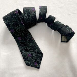 🔔 Hugo boss 100% silk Italian tie green leafs purple lady bugs